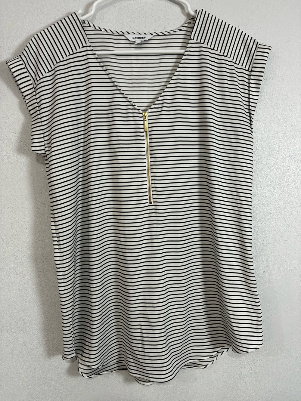 Express Black & White Striped V-Neck Zip Front Top